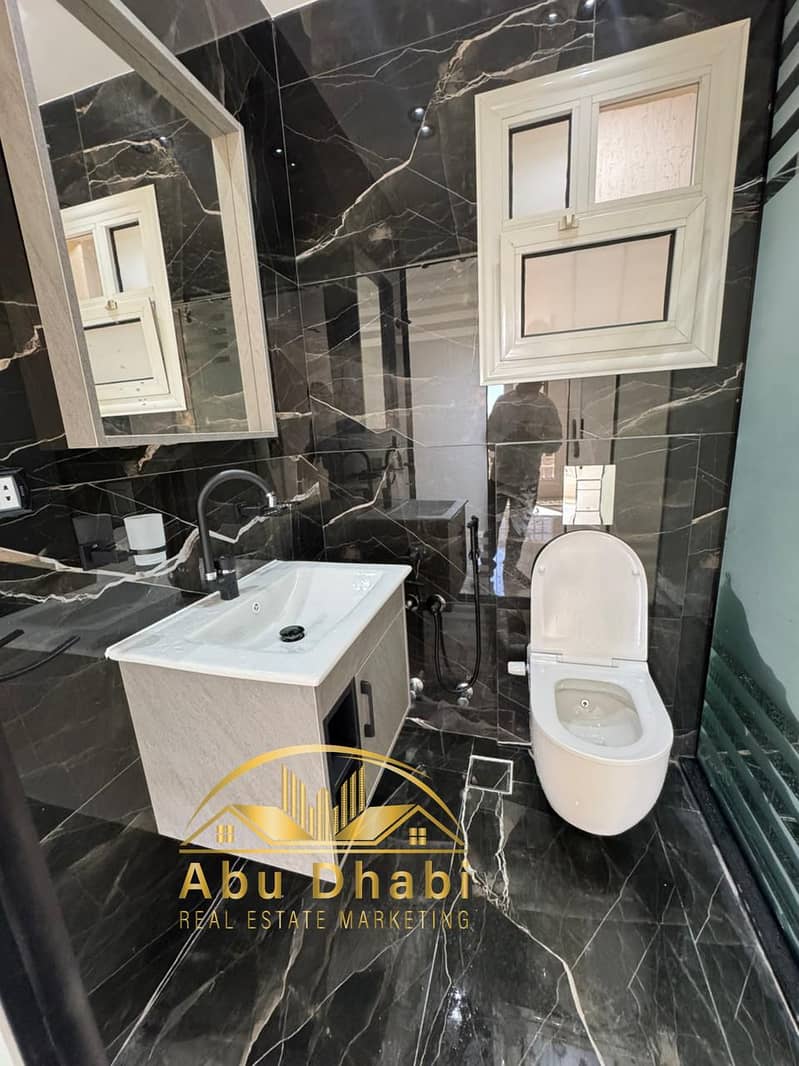 6 c833221f-33f3-4102-8ec4-6913484fc31a. jpg