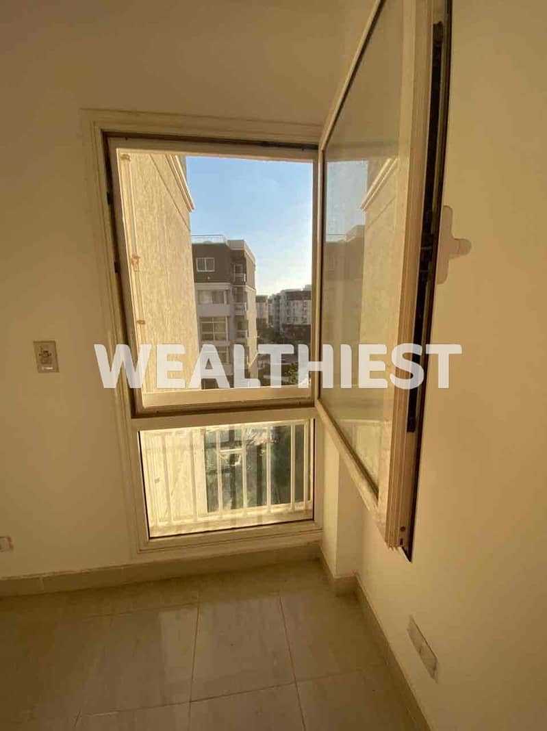 10 df7a3e58-88b3-44f7-958c-dfc7ba64f801. jpg