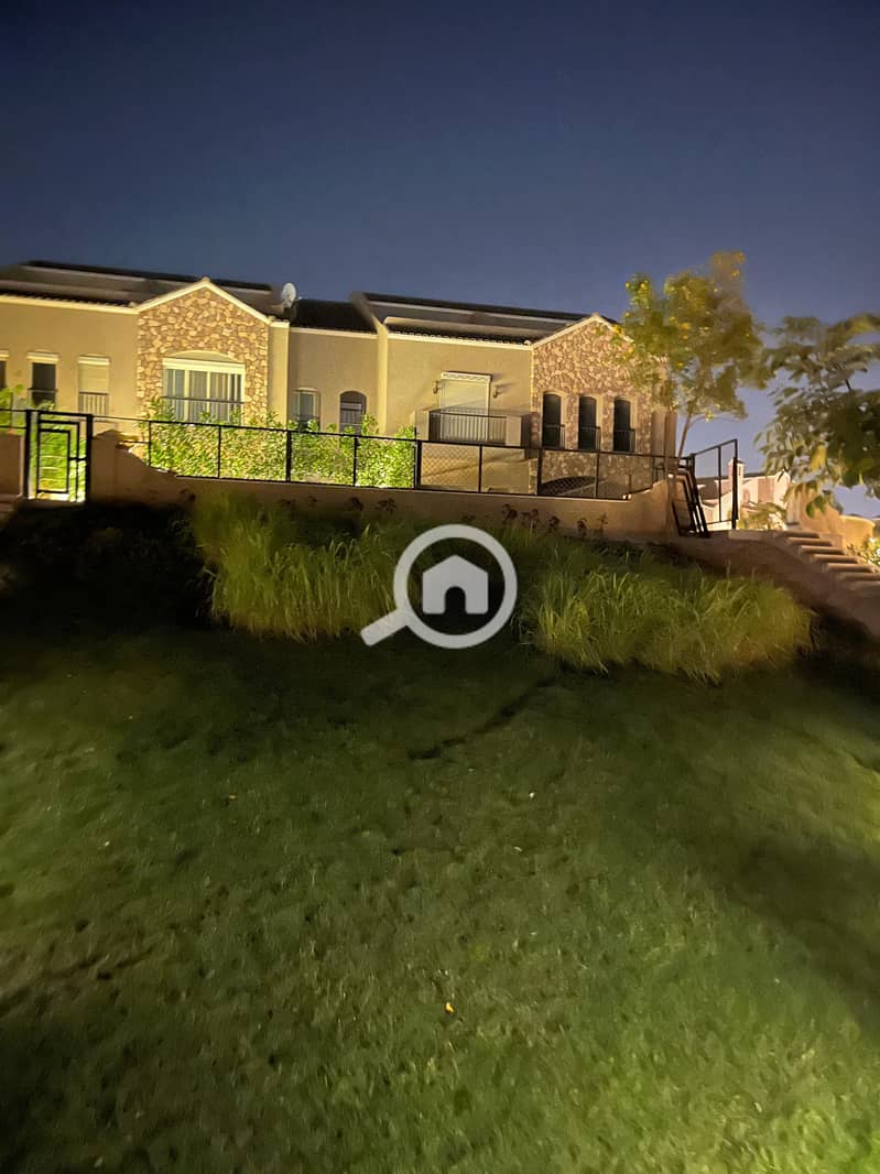 5 8b97ced1-ad5f-42be-a3db-e5d0b974237a. jpg