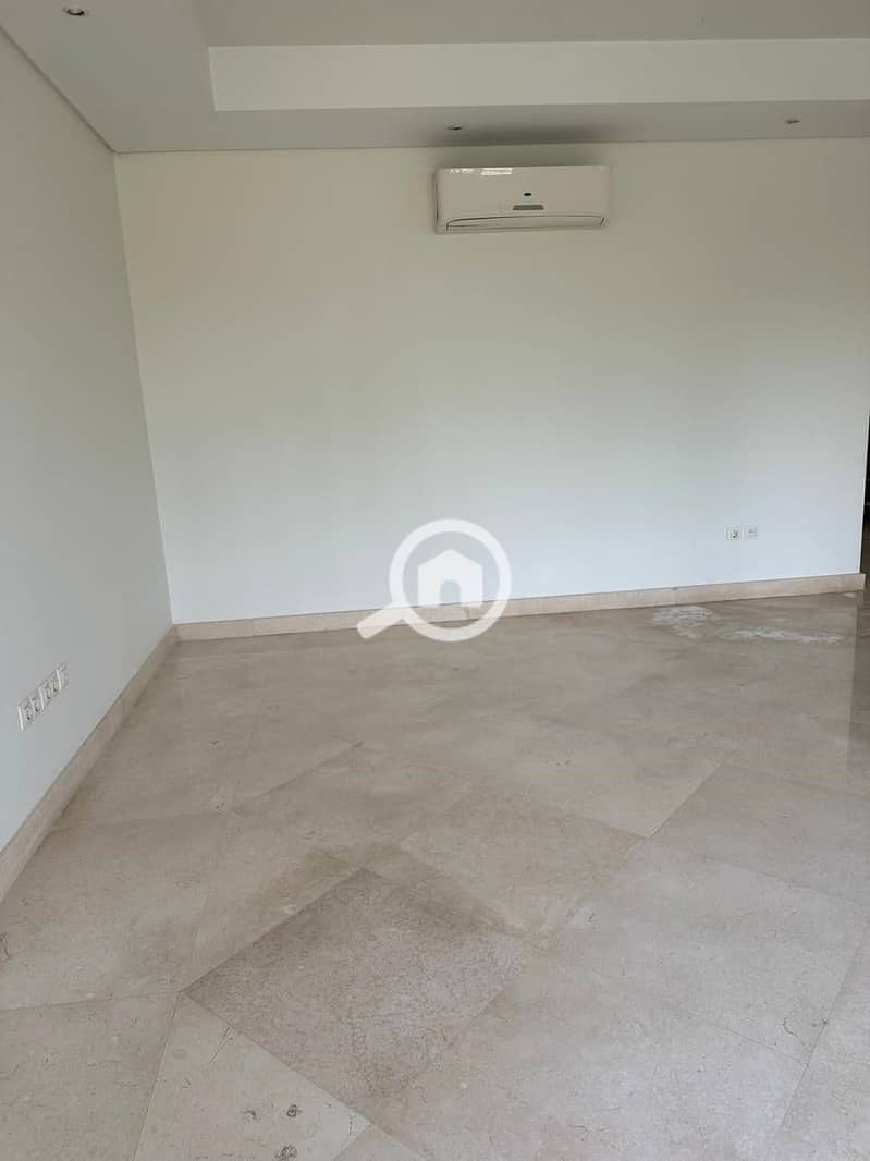 2 0eb065ff-fc69-4ded-89b9-5c89b00a62a0. jpg