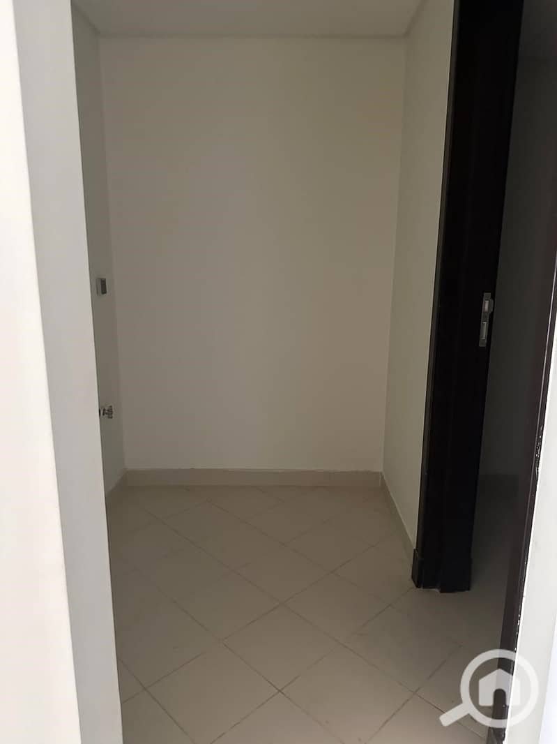 16 a614e9ea-6aa5-4981-80be-ef8f2ebeeb2b. jpg