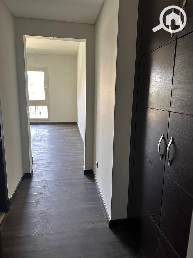 18 c3e8c584-e344-4065-b92b-d9d5c2031931. jpg