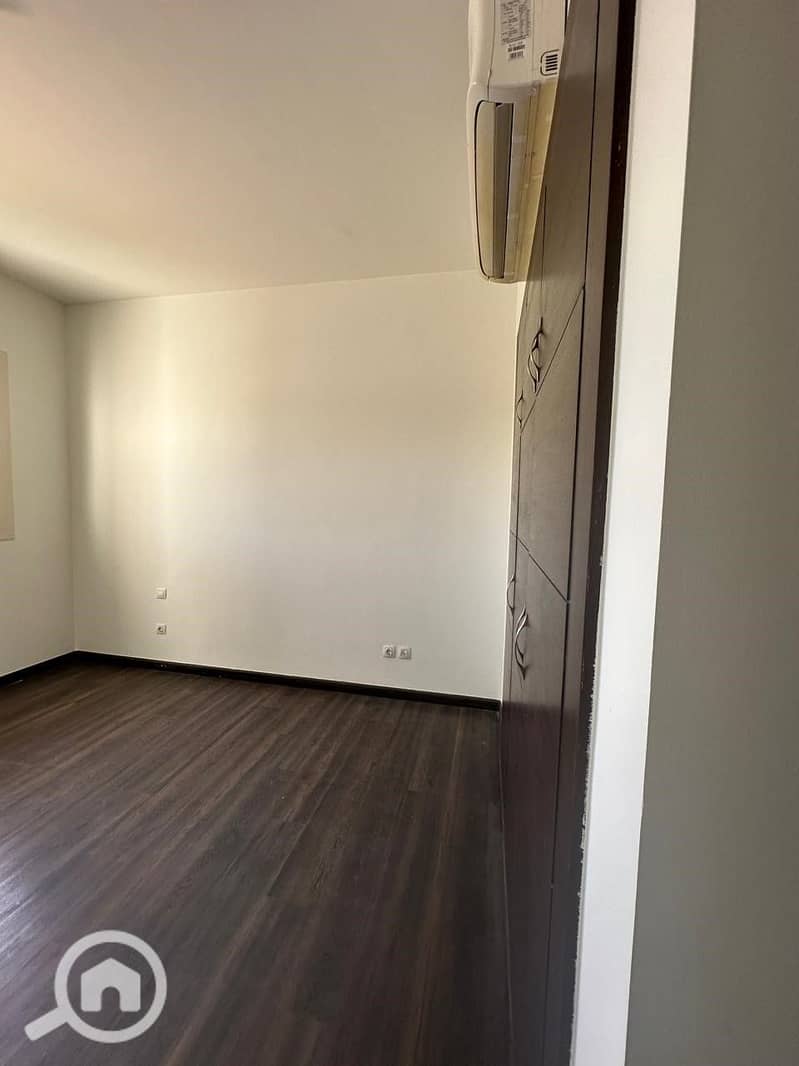 20 e643e1d4-7347-4e87-a95c-fc1a89270252. jpg