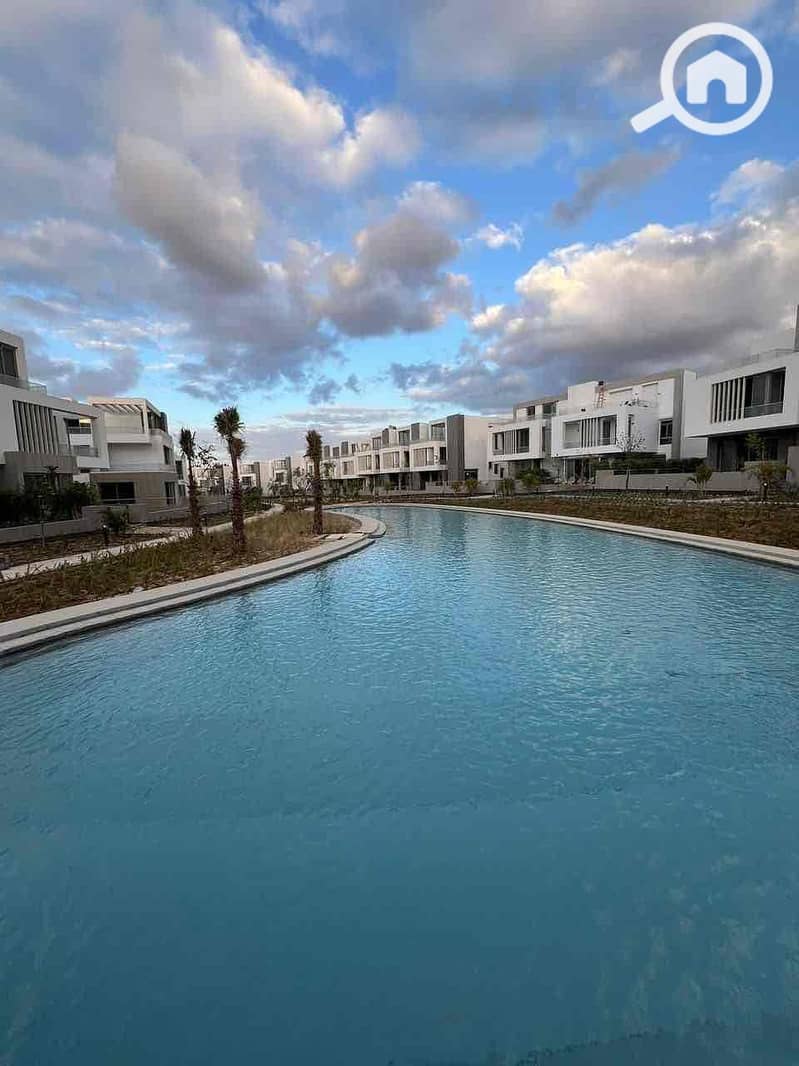 18 1c69df96-34a9-43d5-b7cb-0d9d448989fc. jpg