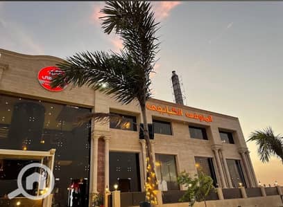 محلات تجارية  للايجار في الشيخ زايد، الجيزة - IMG-20250615-WA0002. jpg