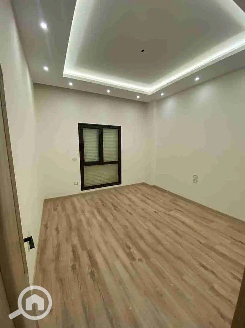 8 32749017-800x600. jpg