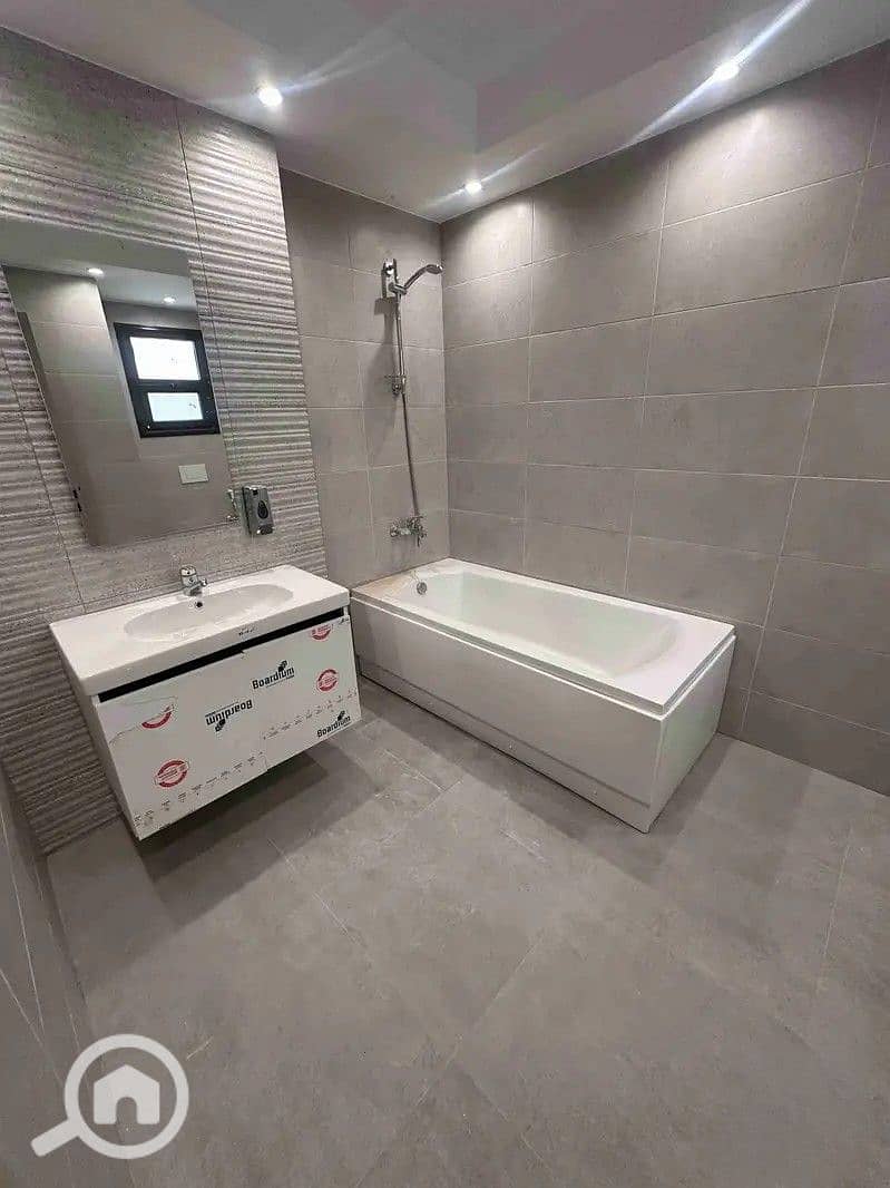 11 32749021-800x600. jpg