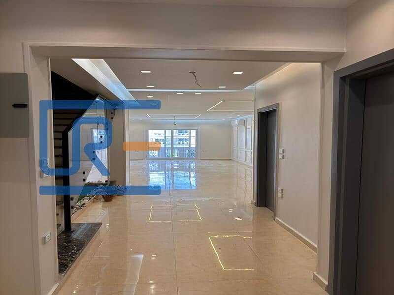 4 53a9967b-48c3-416d-b7dc-7f2980da8804. jpg