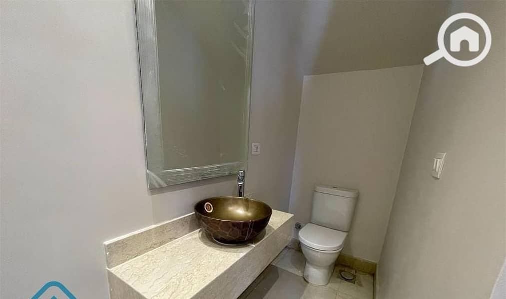 4 a45f6075-ab47-4693-9145-5da73acb83c9. jpg