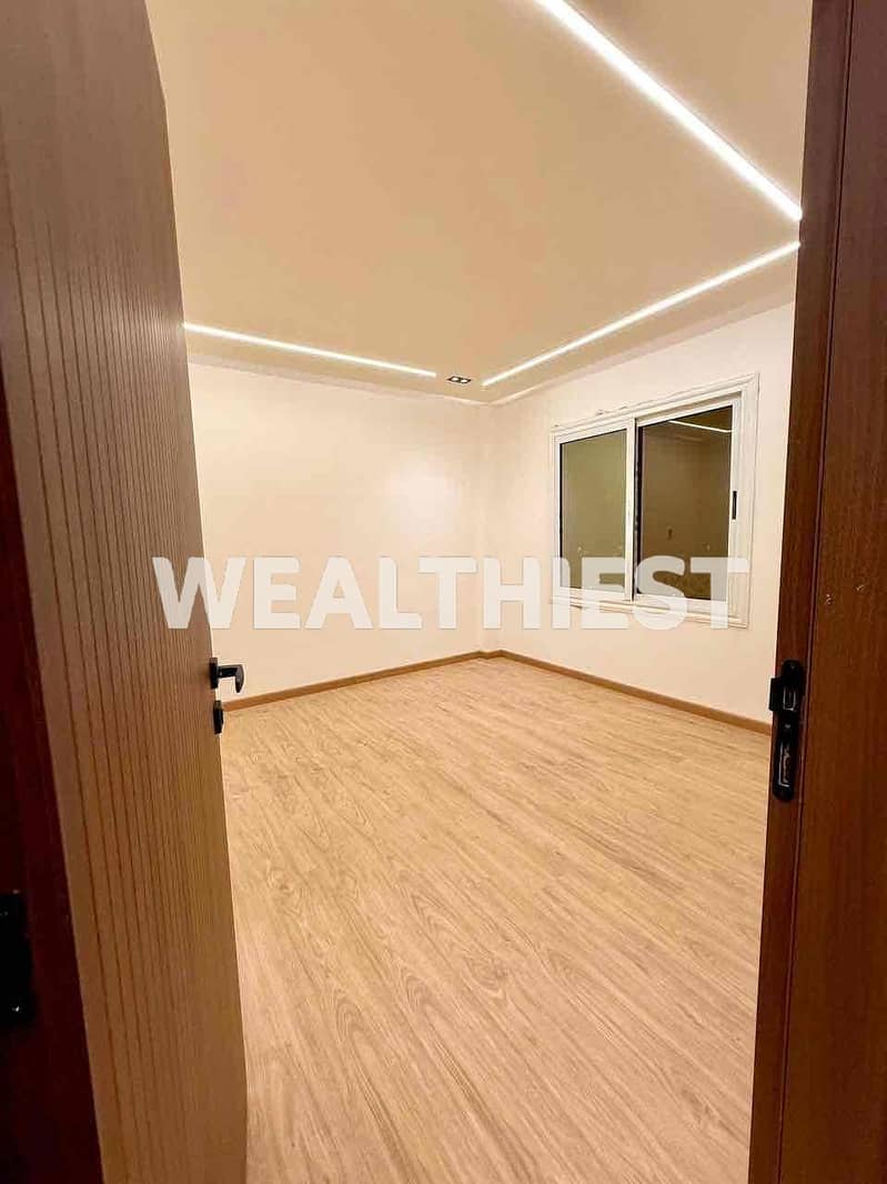 6 5683a743-f8e5-42b1-9c5a-d379ec2ed823. jpg