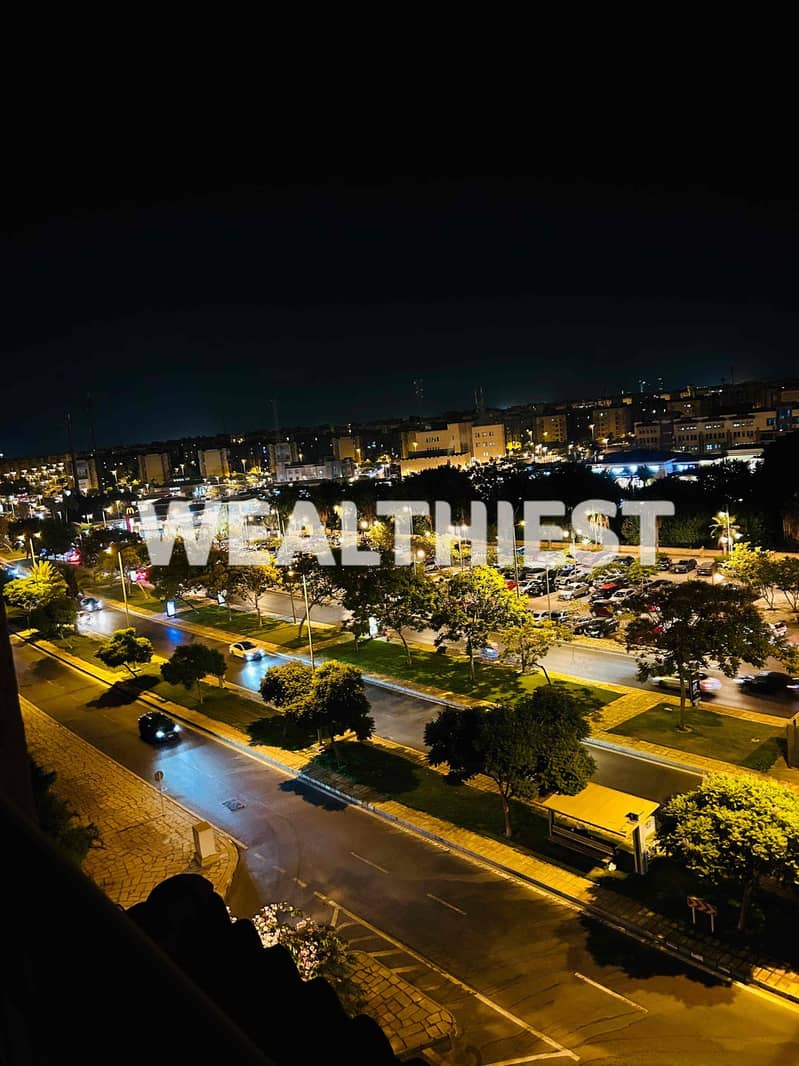 10 f756c649-da8b-4568-ad2f-442a83d7c7c0. jpg