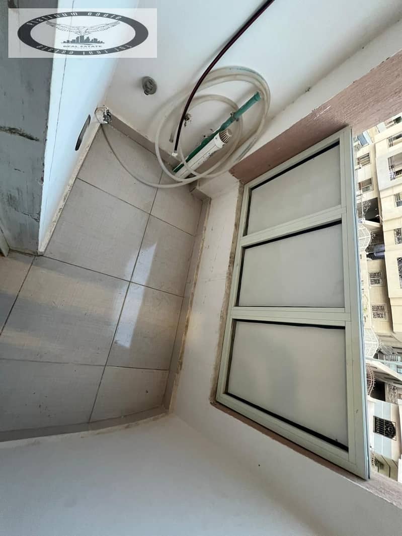 2 a19902ec-ef29-4b22-b1e1-c36acaeca318. jpg