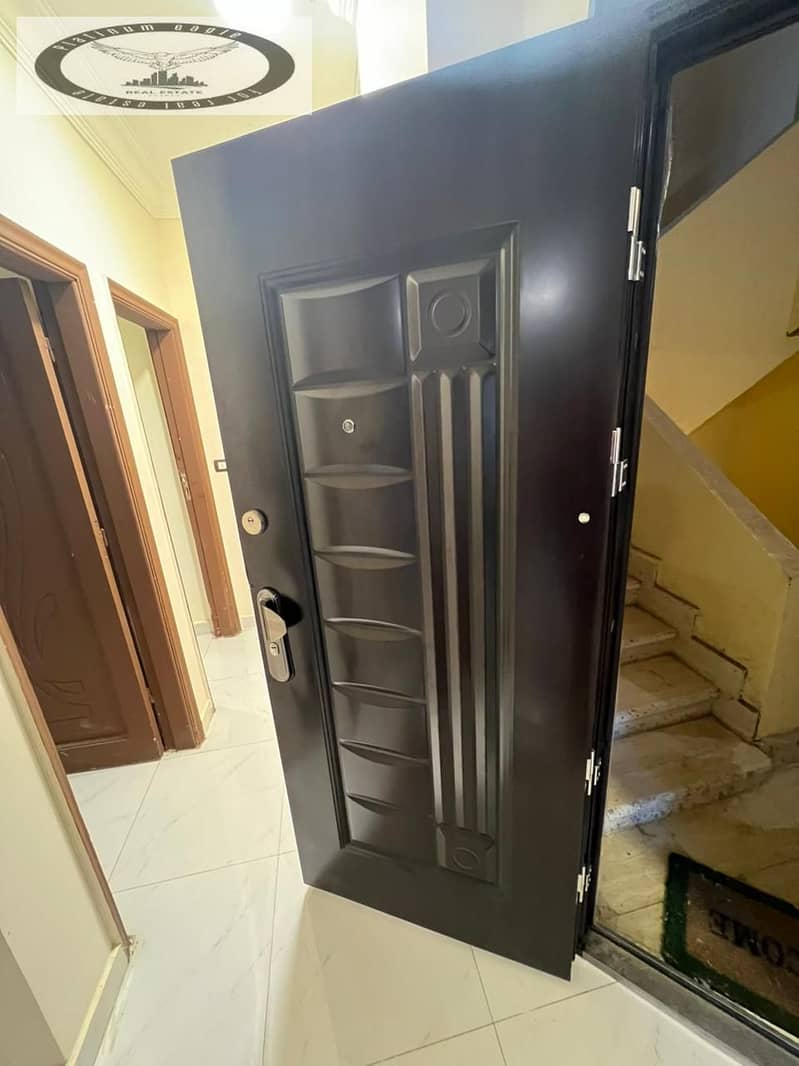 3 ef74ffd4-ecba-40fe-a6c2-3d9913416627. jpg