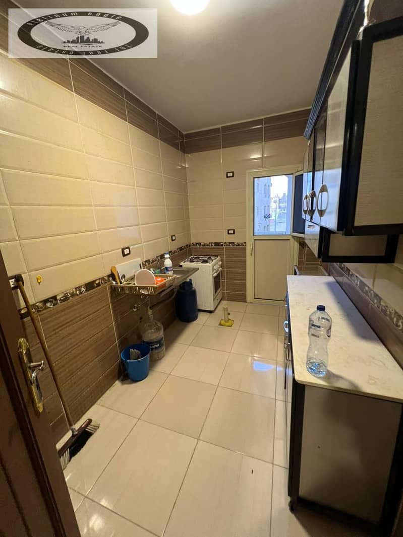 8 c09a0b09-82a4-42dd-bdc4-91e1b0a8924c. jpg