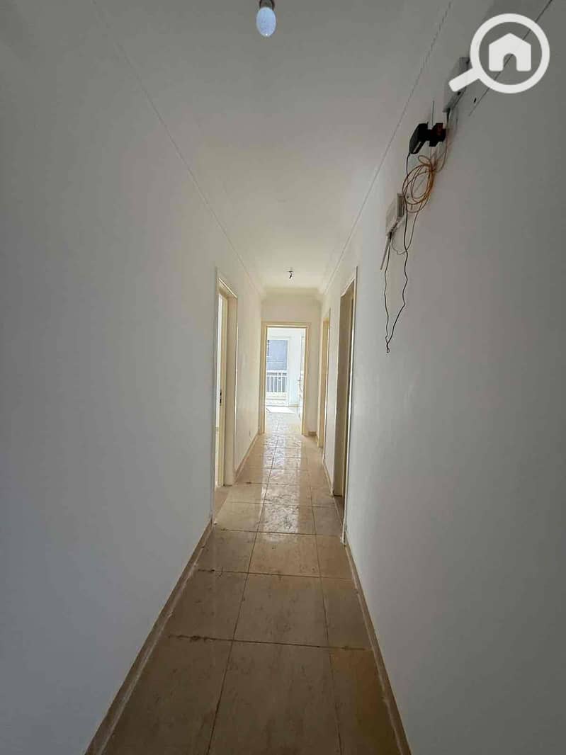 8 8ec8a0d2-a13b-4a4f-94b7-a02caddc7679. jpg