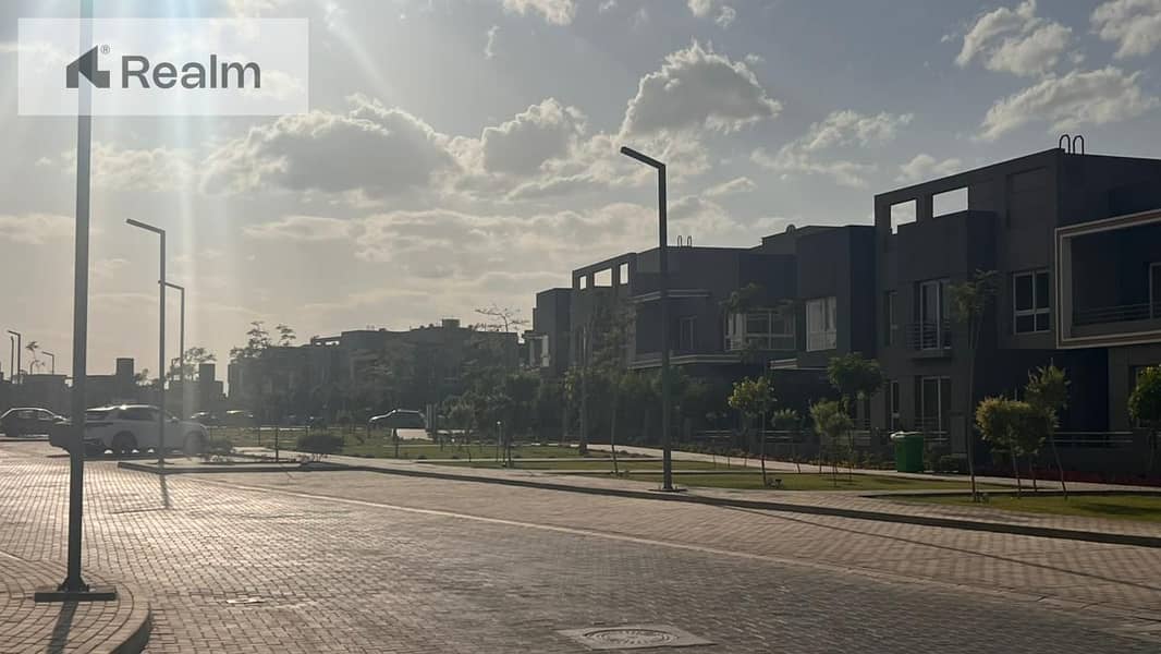 5 WhatsApp Image 2025-10-08 at 15.35. 50_148ef91d. jpg