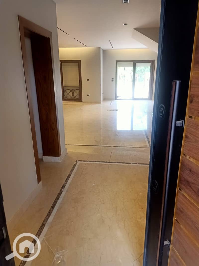 19 e857dd25-6352-47a9-9eb0-a49f6d9b0404. jpeg