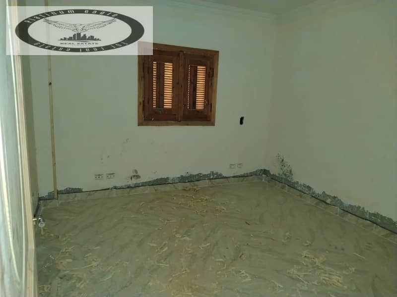 8 f5587cd3-f665-43fc-bef4-e3263fbc63c7. jpg