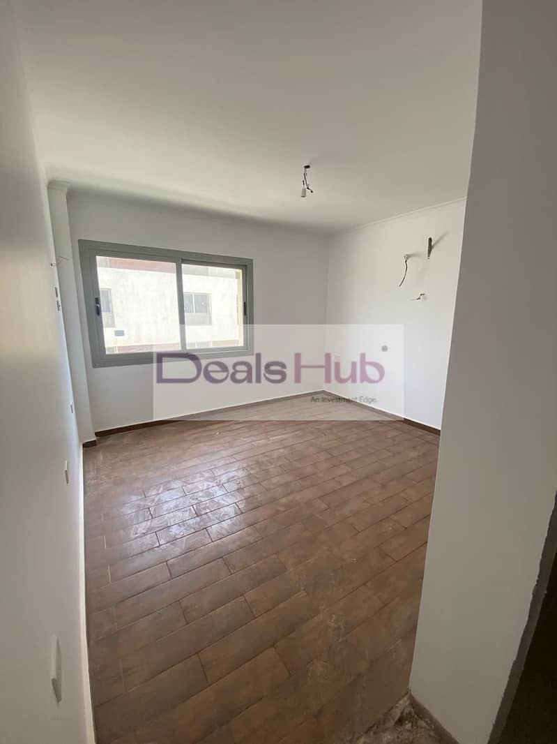 2 4159f71d-a3d7-48f3-a8d5-e87156526bf4. jpg