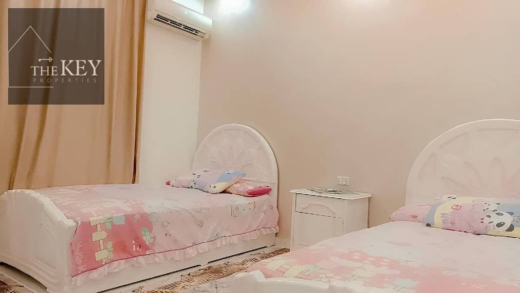 10 ec0d00ed-7f40-41c7-b707-a4da49aaa4c9. jpg