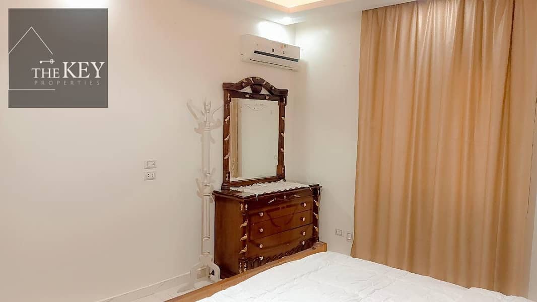 12 e702cd51-bbeb-442a-bed1-12f056c30489. jpg