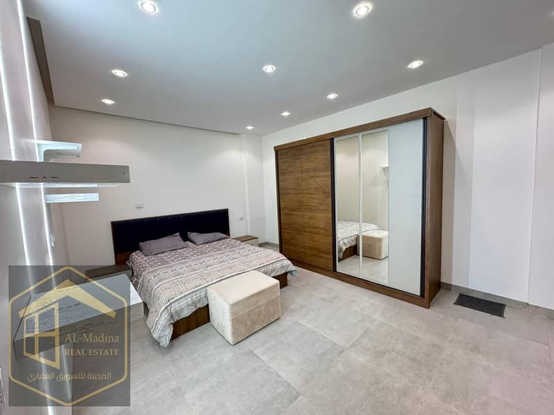 5 WhatsApp Image 2025-10-30 at 23.49. 06_2c8e9ce0. jpg