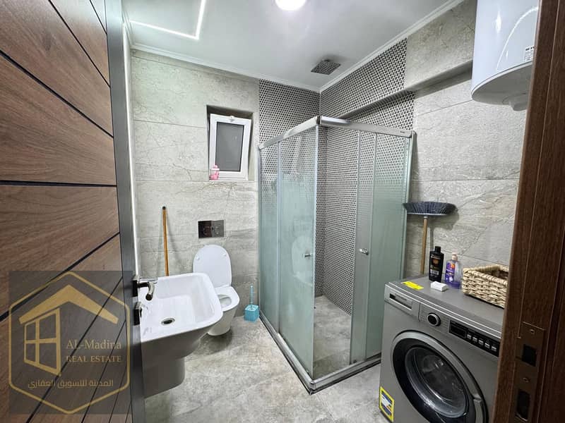 10 WhatsApp Image 2025-10-30 at 23.49. 07_e493dbe7. jpg