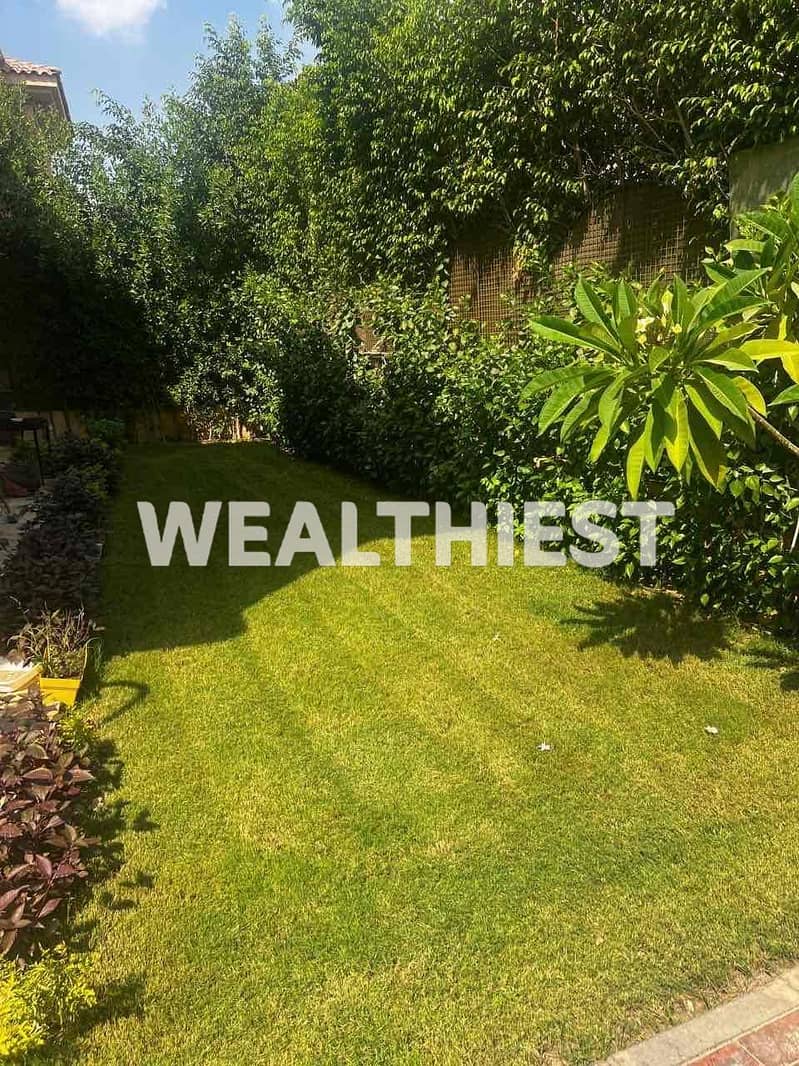 13 992e9ee4-5baf-42da-8bad-54670e9092e9. jpg