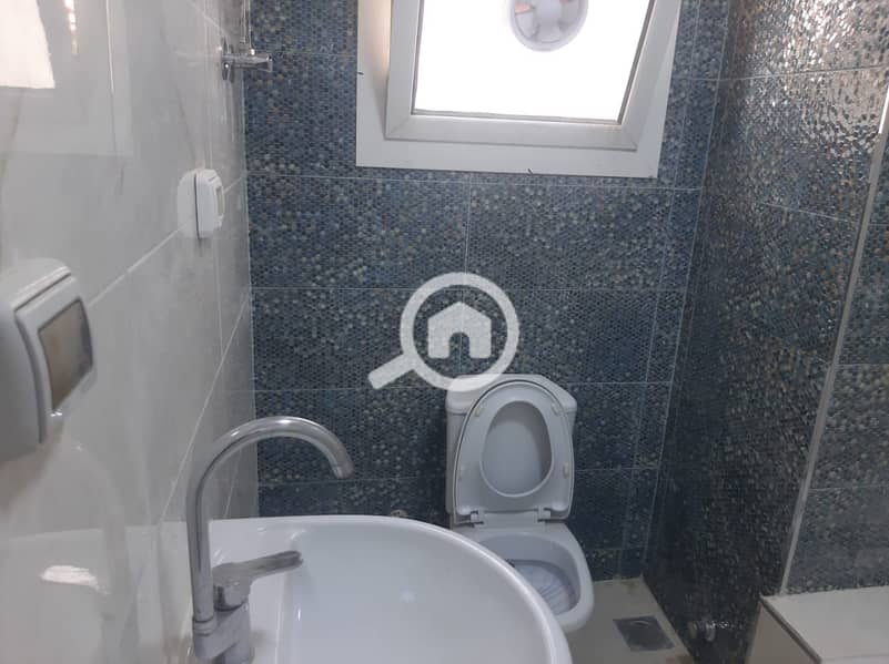 37 ed8bd080-cfc0-4510-8143-8186a993fd0f. jpeg