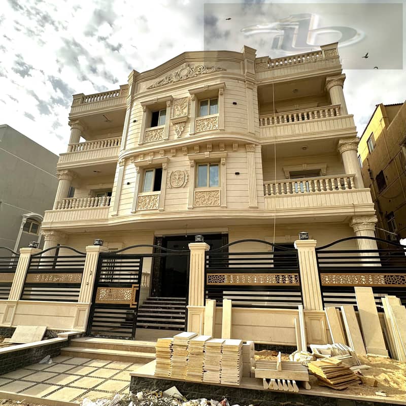 10 7443073d-e80b-46a5-a282-08e6de83bc98. jpeg