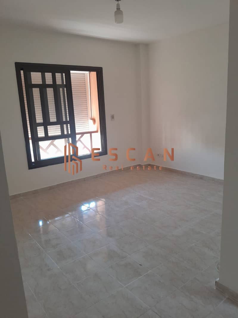 4 U229317 (10). jpeg