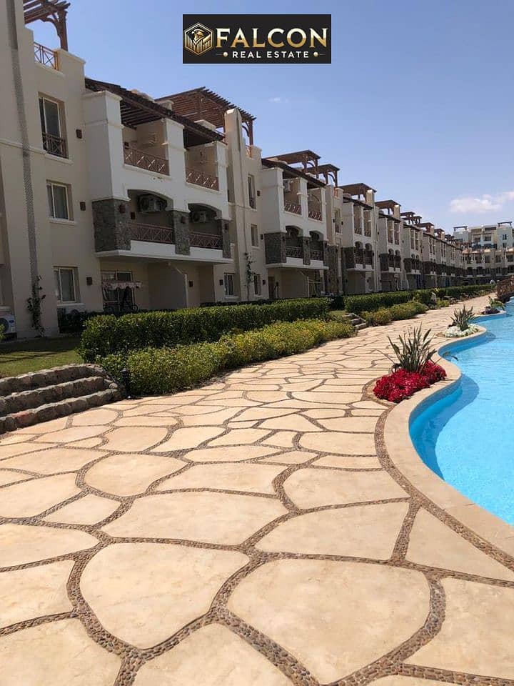 13 fe398598-293b-439c-afa3-59940f1db3af. jpg