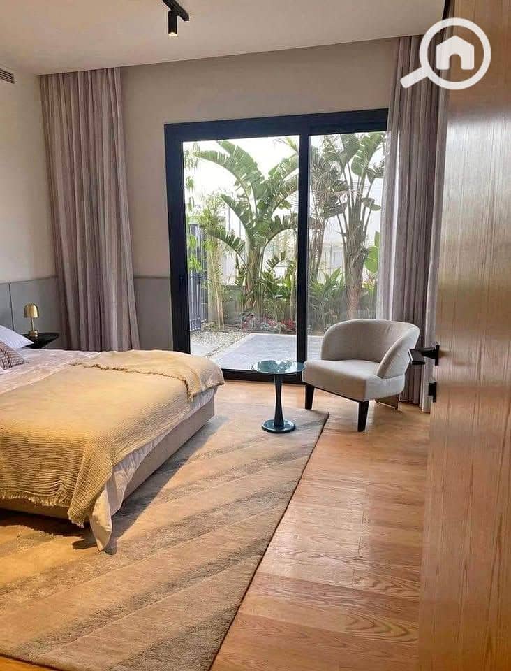 8 715f7801-41f4-46a4-8732-d4a72ff023ac. jpg