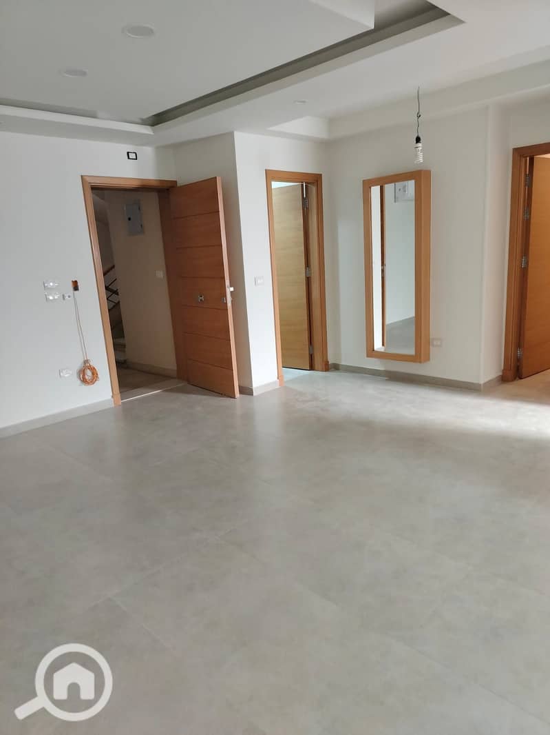 5 8a29eccf-ae5a-4c6b-b40e-8417bfb3daee. jpg