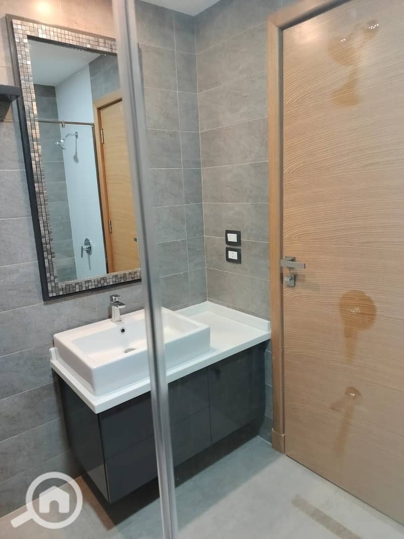 9 b49fbff6-43b3-4929-8324-772f2cbea62d. jpg