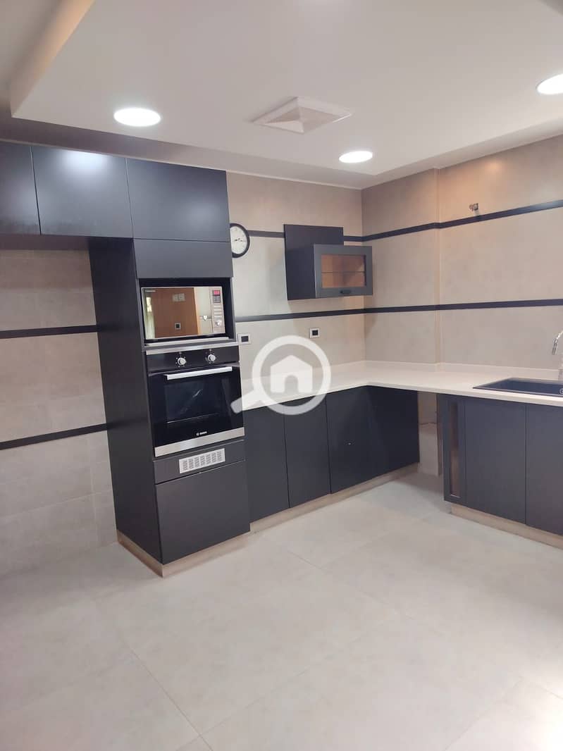 11 dd38c4a7-2fc4-48b2-be0e-816a90a1250b. jpg