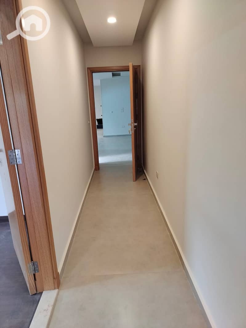 12 f8cd7764-1886-42f3-9c43-9c944521ee53. jpg