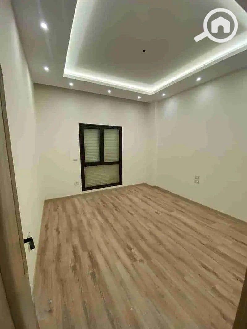 8 32749017-800x600. jpg