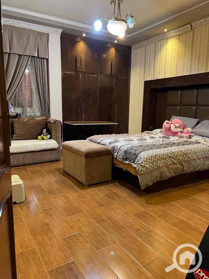 8 9e6930c7-9020-4d90-8950-593628d16fb6. jpg