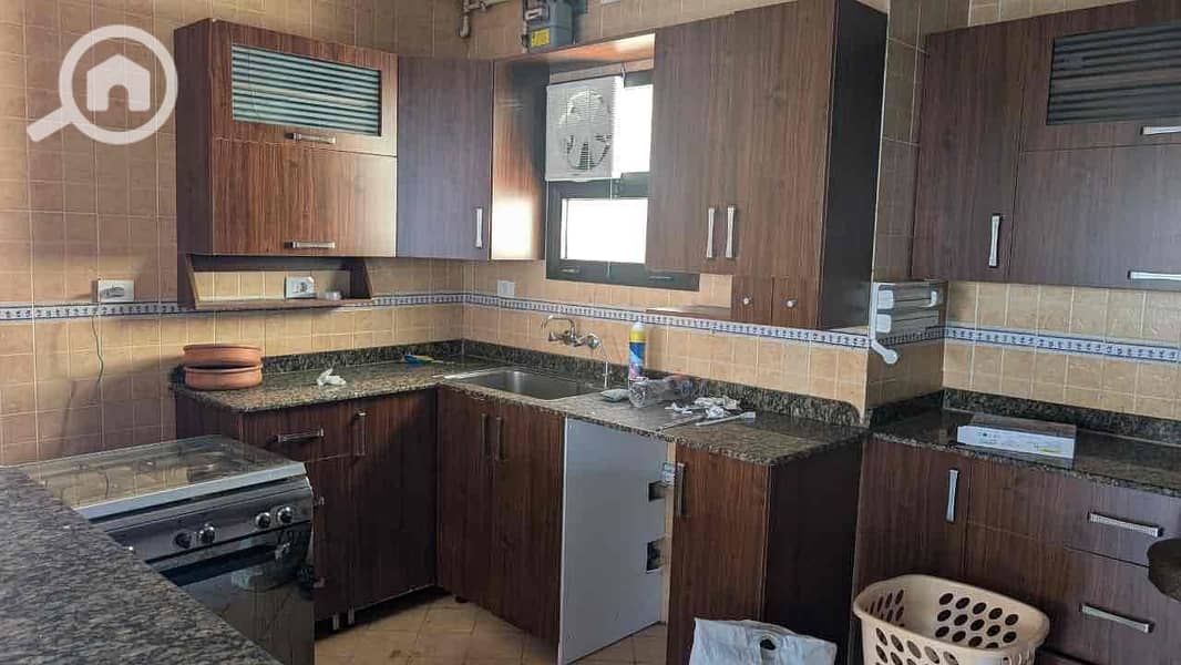 8 555be0c6-c2d3-4337-815c-b3208a38ec40. jpg