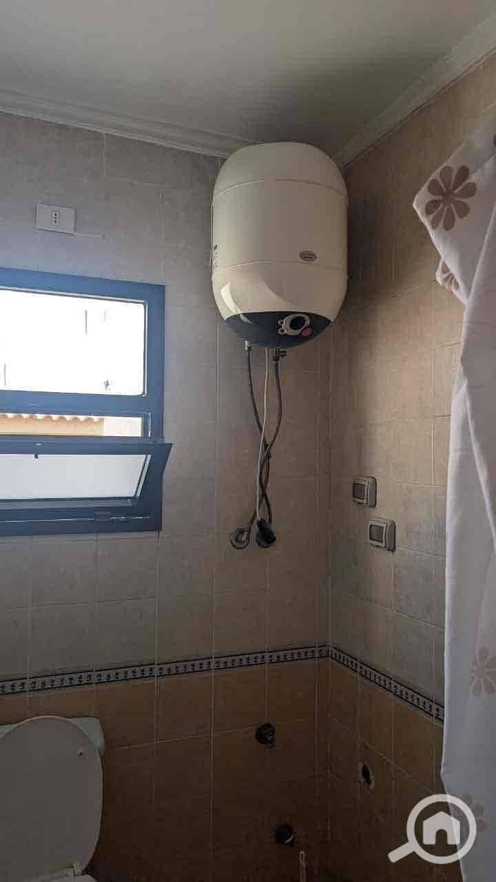 10 d3492bb4-0d8e-401a-9a89-7512c7c6f38e. jpg