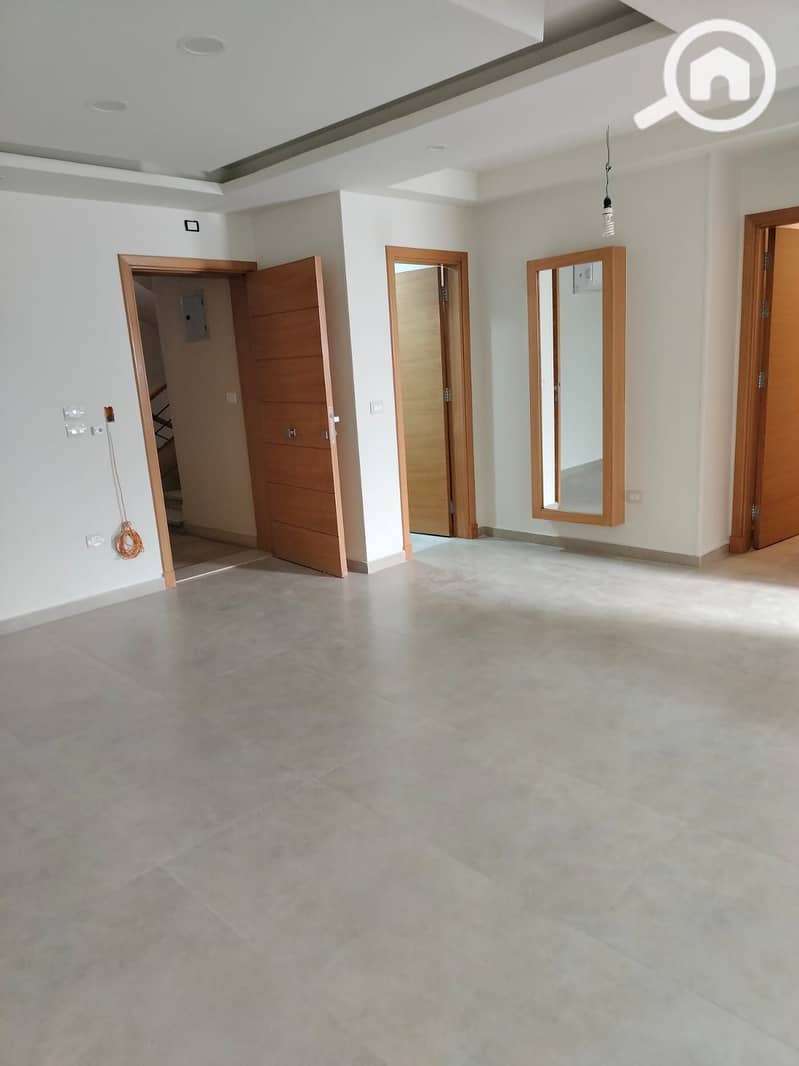 6 8a29eccf-ae5a-4c6b-b40e-8417bfb3daee. jpg