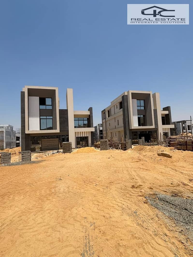 4 WhatsApp Image 2025-10-06 at 09.24. 13. jpeg