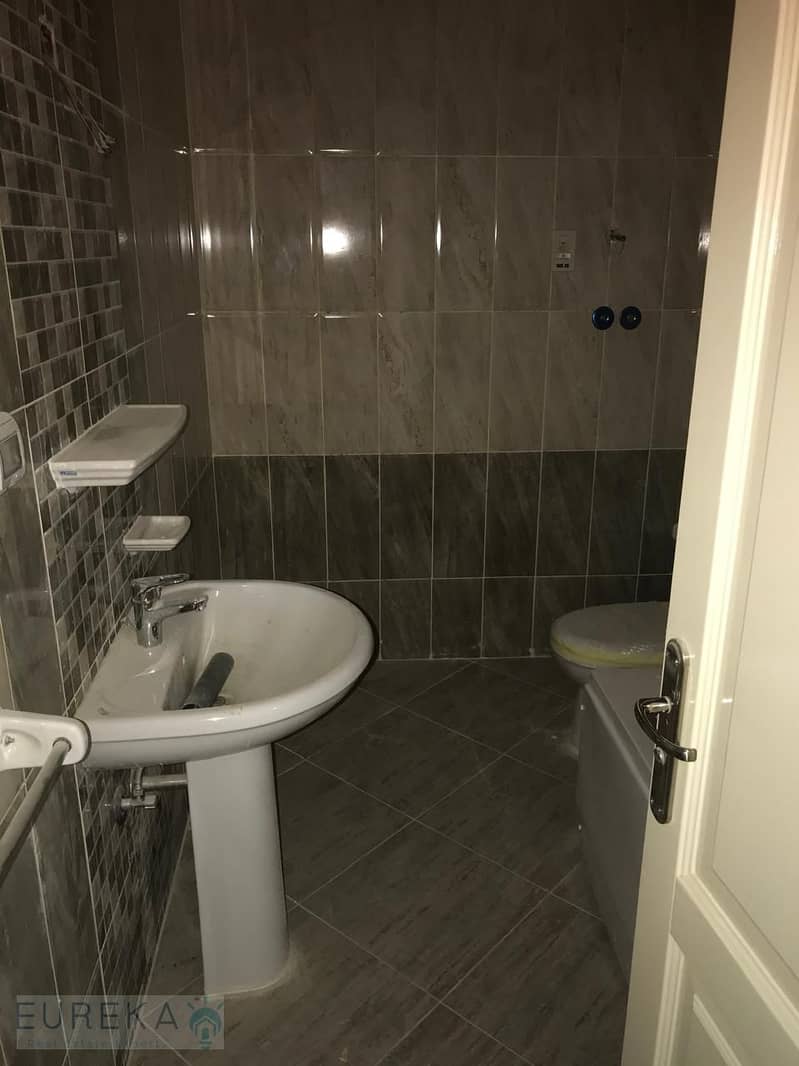 23 PHOTO-2025-10-28-18-58-24 (18). jpg