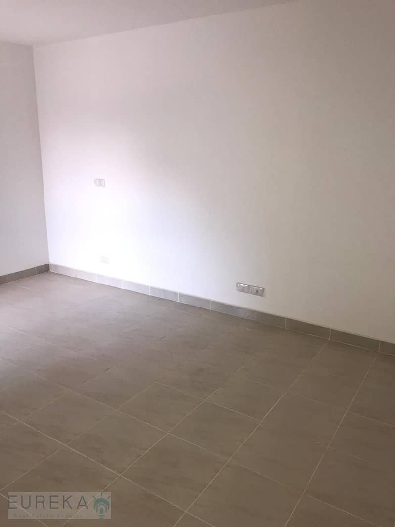 24 PHOTO-2025-10-28-18-58-24. jpg