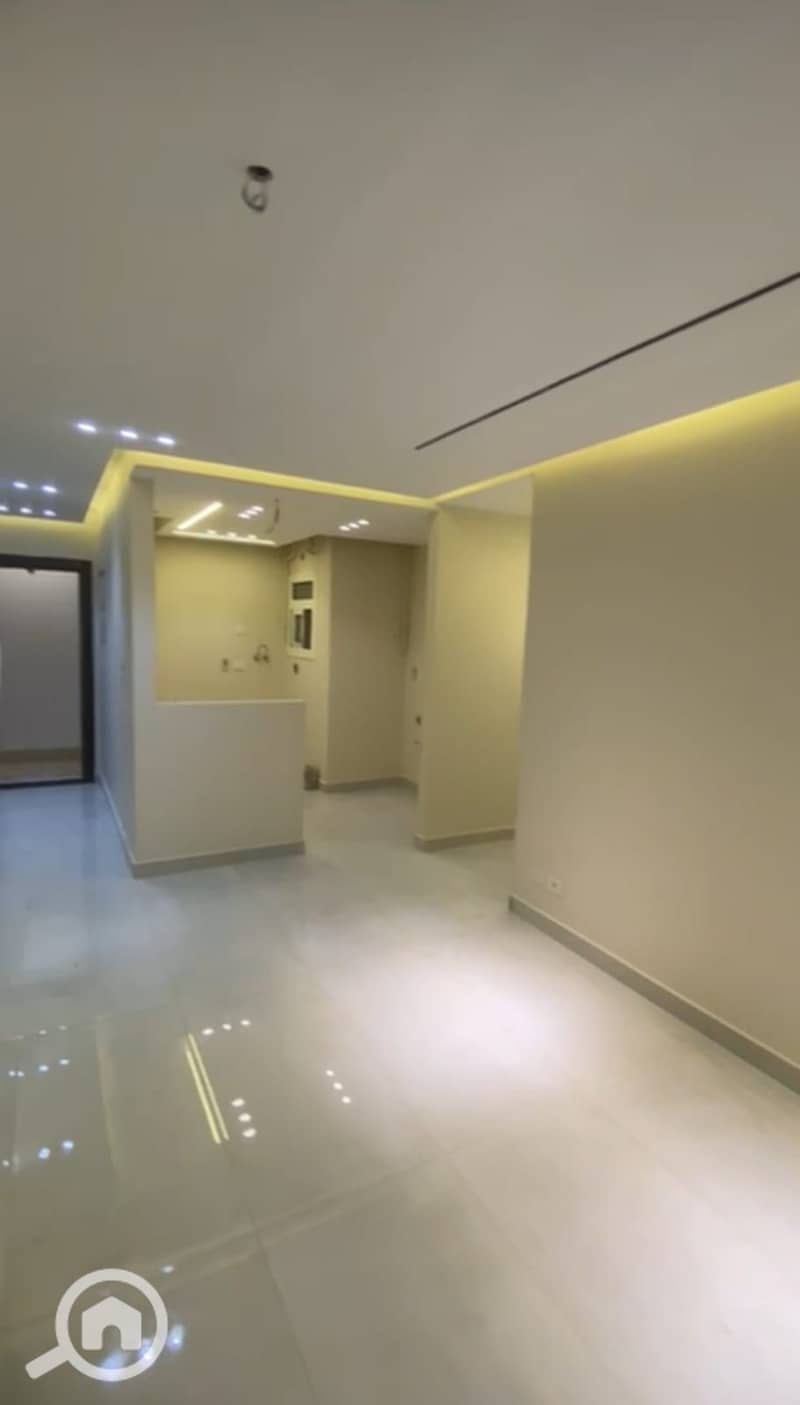 9 9398c444-a06a-4442-9c96-e3c41d4cfbb3. jpg