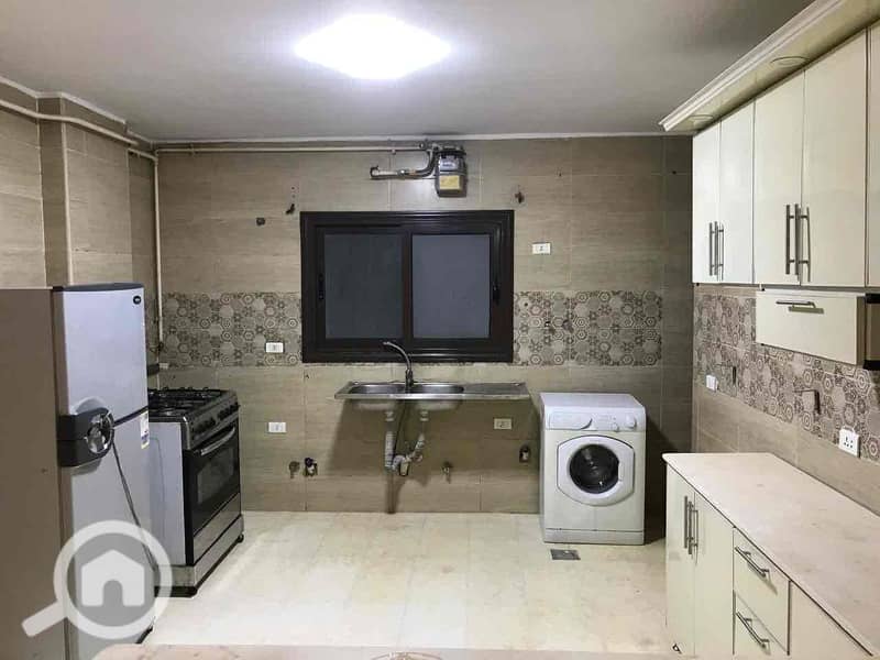 5 5b4424bb-4124-4e7a-9c92-5ca7024a6cd0. jpg