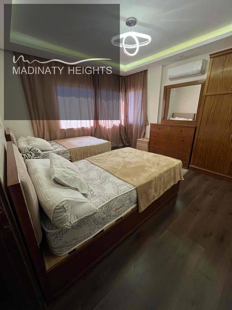 12 85f8974a-cf4e-4ca1-80f2-bde704884e7b. jpg