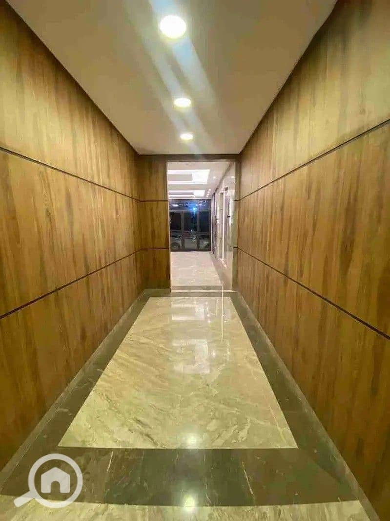 12 32749016-800x600. jpg