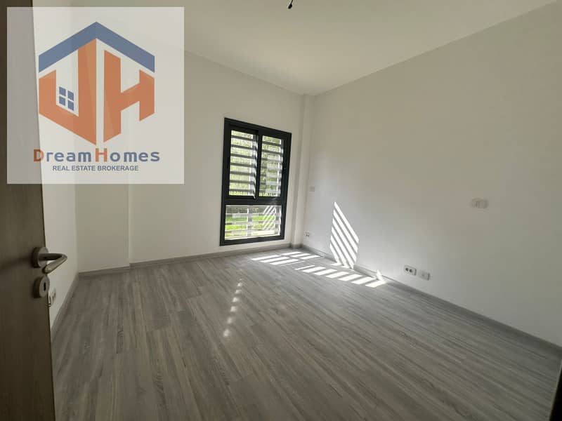 12 42163f5e-0e79-4809-b9ab-0b2f5a073283. jpg